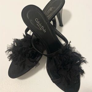 Calvin Klein Black Leather Ruffled Heels Sandals Straps Size 7.5 Made in Italy